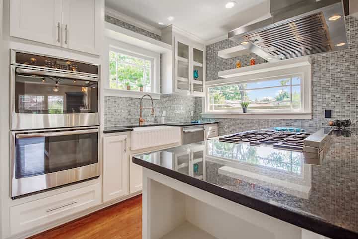 Hire kitchen refurbishment & appliances contractors in Vacaville, California. Our expert fitters do extensions, design & installation.